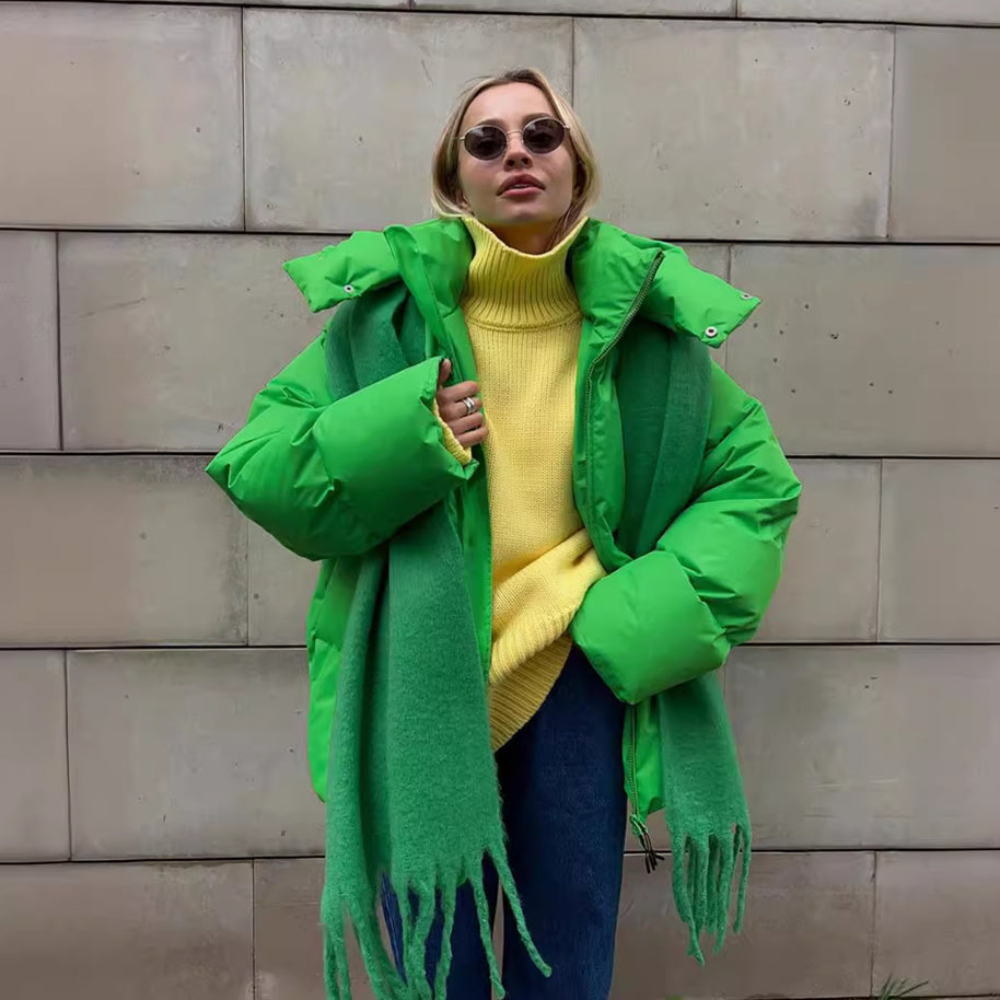 Damen sportliche Daunenjacke mit hohem Kragen und voluminösem Schnitt WW