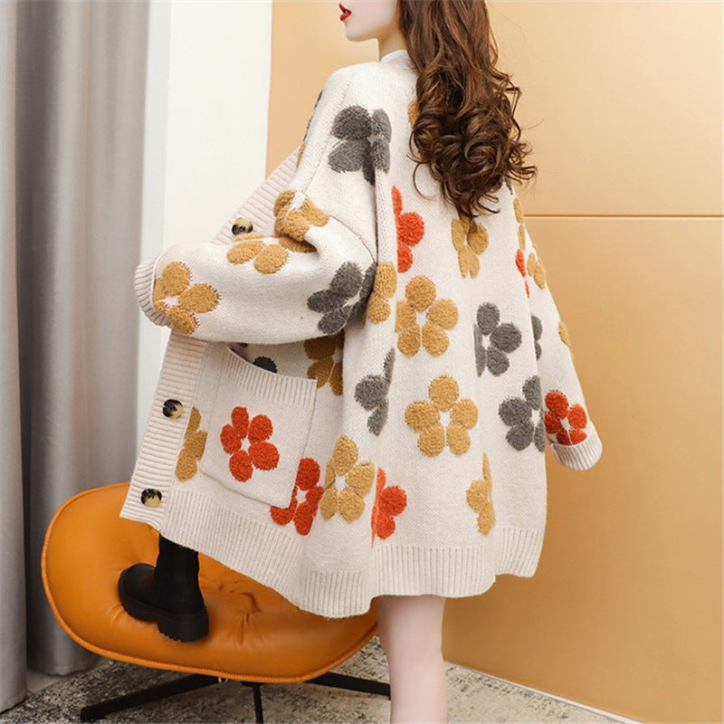 Damen Strickjacke mit floralen Applikationen und großen Taschen WW