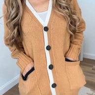 Damen Strickjacke mit Taschen und modernen Knöpfen WW