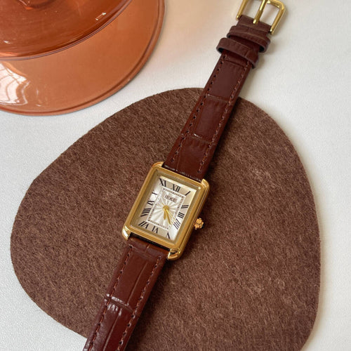 WW | Quadratische Damenarmbanduhr Mit Lederband Und Römischen Zahlen