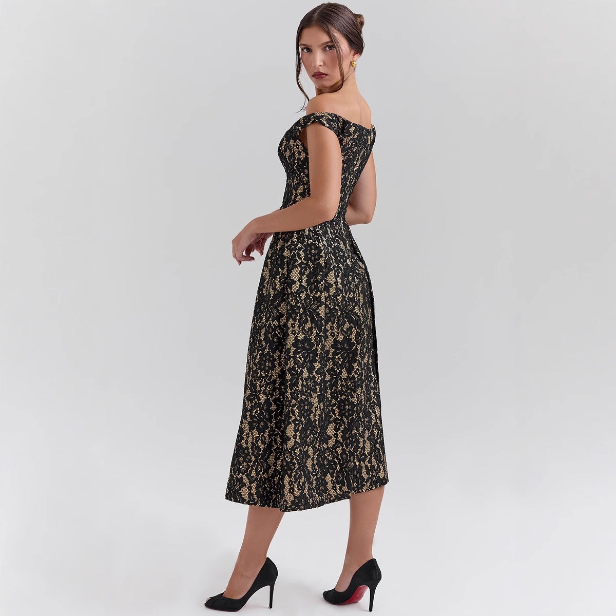 Damen Abendkleid mit schulterfreiem Design und exquisite Spitze WW