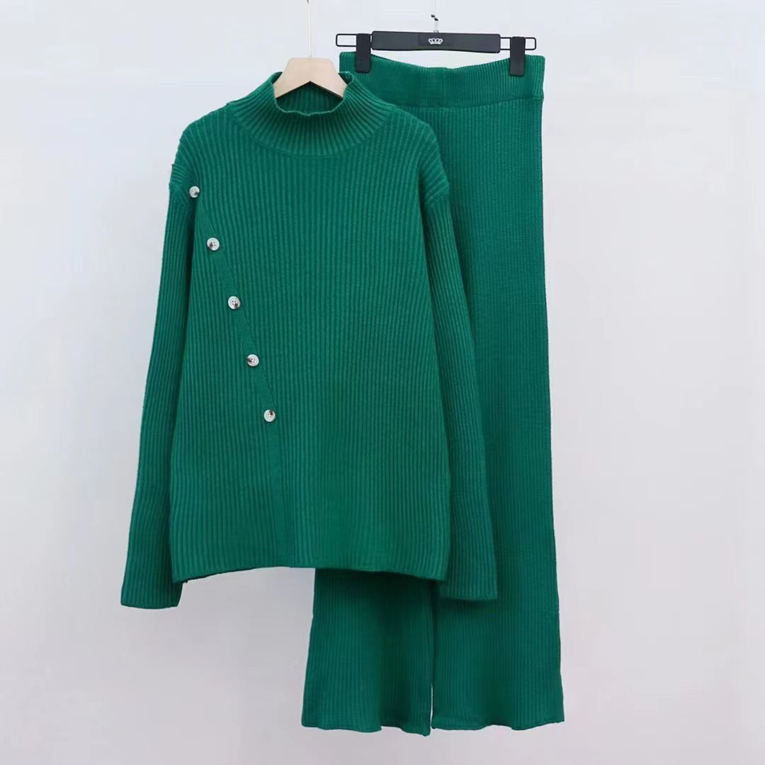 Damen Strickensemble mit hohem Kragen und eleganten Knopfdetails WW