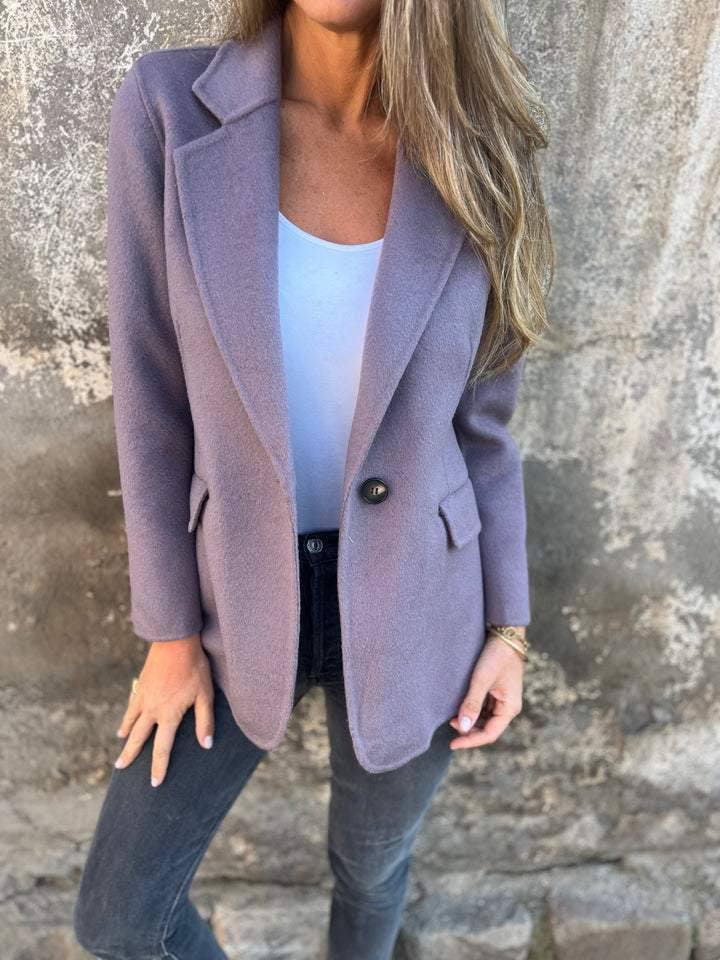 W&W Mode | Wildleder Blazer für Damen - taillierte camel-farbene Jacke mit Knöpfen und Taschen