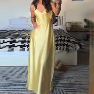 Damen Elegantes Maxikleid aus seidig glänzendem Material WW