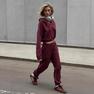 Damen Sportliches Hoodie-Set mit hohem Kragen und bequemen Hosen WW