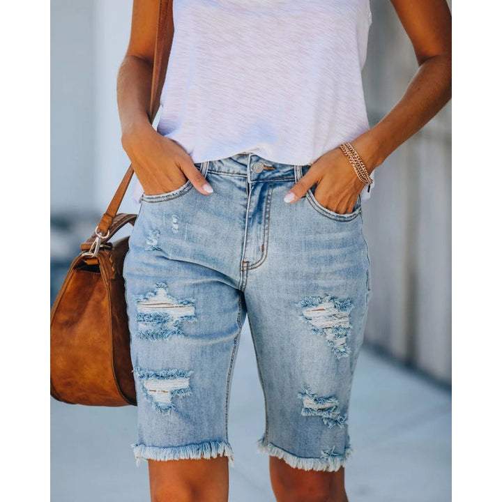 Damen Destroyed Denim Shorts im lässigen Schnitt mit fransigen Säumen W&W Mode