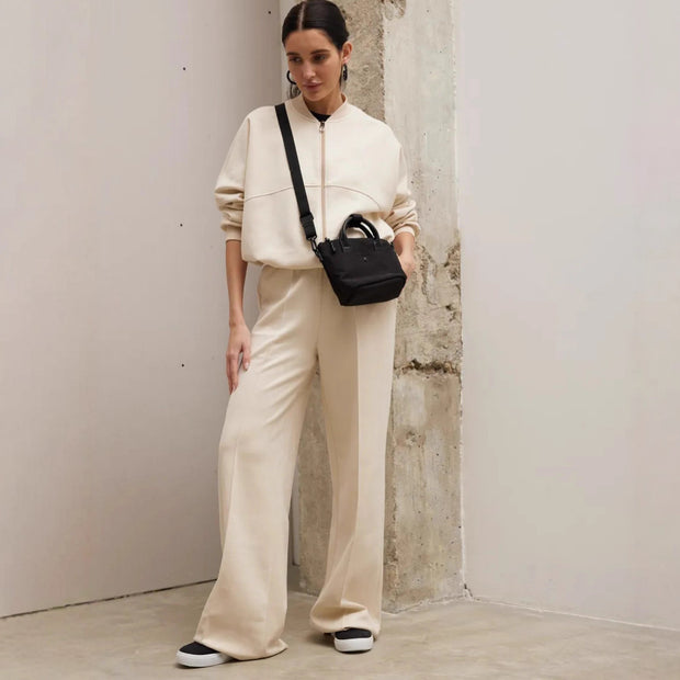 Damen sportliche und elegante Trainingsjacke mit weit geschnittenen Hosen WW