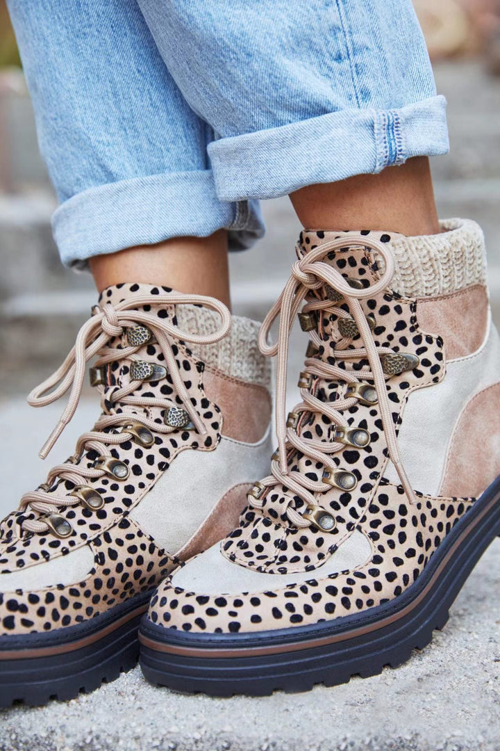 Damen Stiefel in Khaki für Stadt und Outdoor