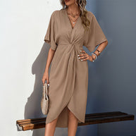 Damen Wickelkleid mit fließendem V-Ausschnitt und seitlichem Schlitz WW