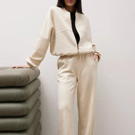 Damen sportliche und elegante Trainingsjacke mit weit geschnittenen Hosen WW