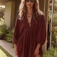 Damen Sommerliches Minikleid mit Puffärmeln und V-Ausschnitt WW