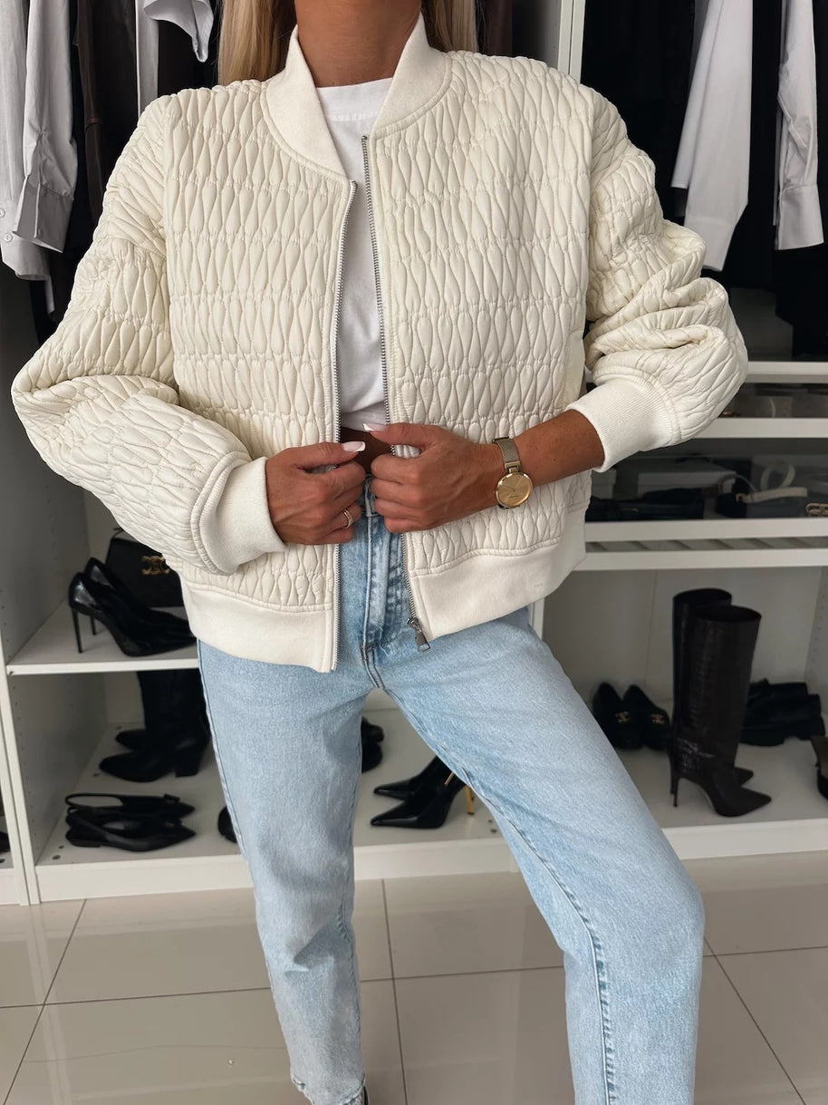 Damen Steppjacke im lässigen Oversized-Stil mit besonderen Steppdetails WW