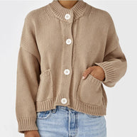 Damen Strickjacke im lässigen Schnitt mit Knopfdetails WW