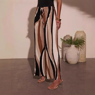 Damen Plissee-Hose mit weitem Bein und seitlichen Schlitzen WW
