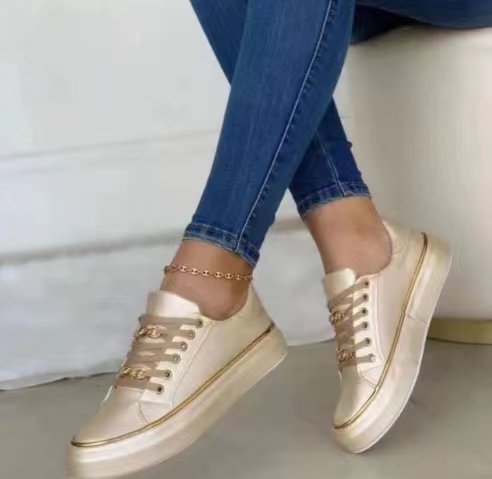 Damen Sneakers mit modischem Satin-Obermaterial und eleganten Goldakzenten W&W