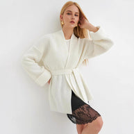 Damen Strickjacke mit Bindegürtel und weit geschnittenen Ärmeln WW