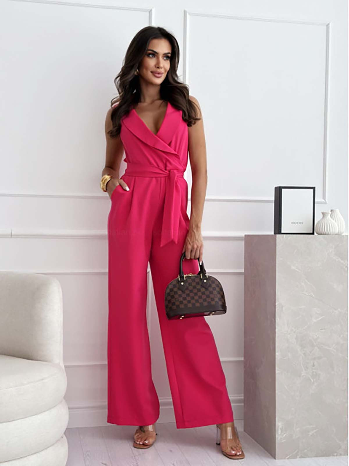 WW | Ärmelloser Jumpsuit Elegante Silhouette aus Edlem Stoff