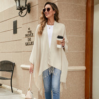 Damen Eleganter Poncho mit floralem Stickmuster und fransigen Kanten WW
