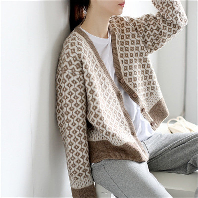 Damen Strickjacke mit geometrischem Design und Knopfverschluss WW