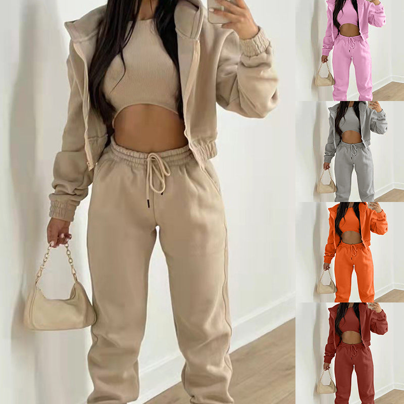 Damen stylischer Sportanzug mit lässiger Kapuzenjacke und elastischen Bundelementen WW