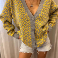 Damen Strick-Cardigan mit modernem geometrischen Muster und praktischen Taschen WW