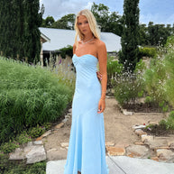 Damen Elegantes trägerloses Maxikleid mit fließendem Schnitt und kurvenbetontem Design W&W