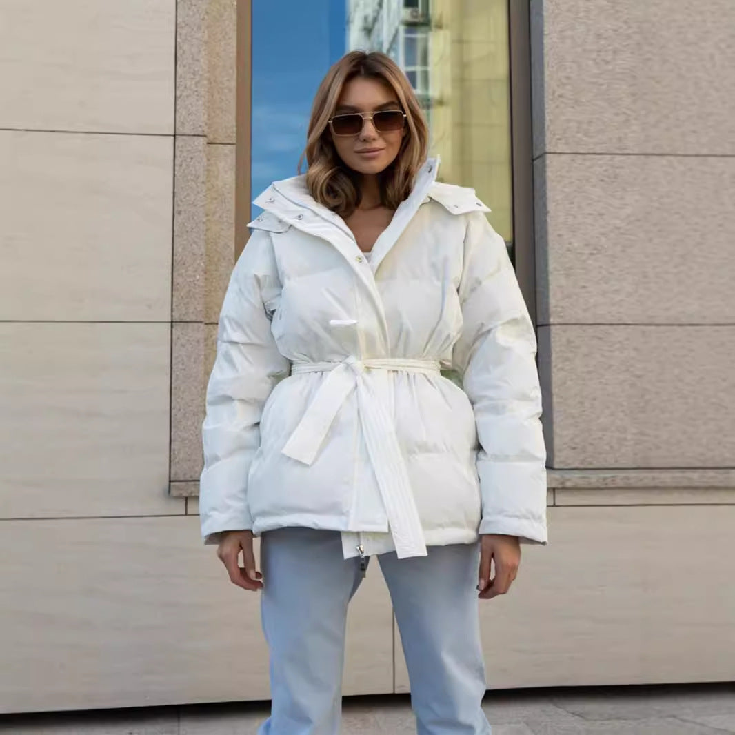 Damen Wattierte Jacke mit Kapuze und seitlichen Taschen W&W Mode