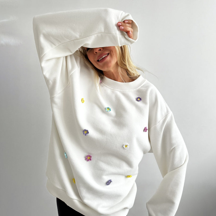 Damen bequemer Sweatshirt mit farbenfrohen Blumenapplikationen WW