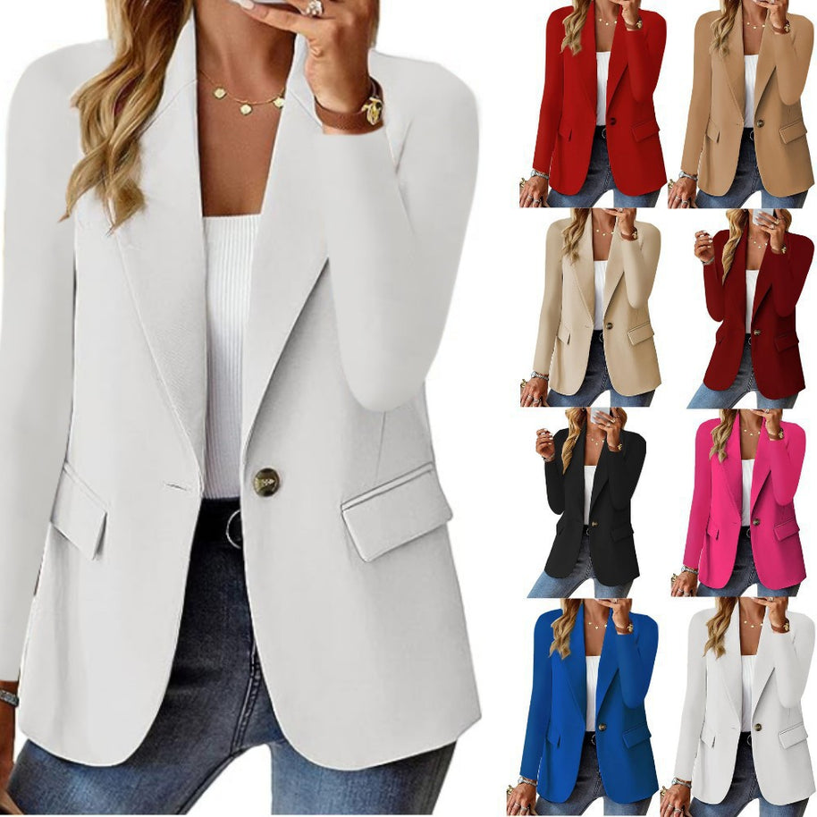 Damen modernes Blazer-Outfit mit elegantem Schnitt und klassischen Details WW