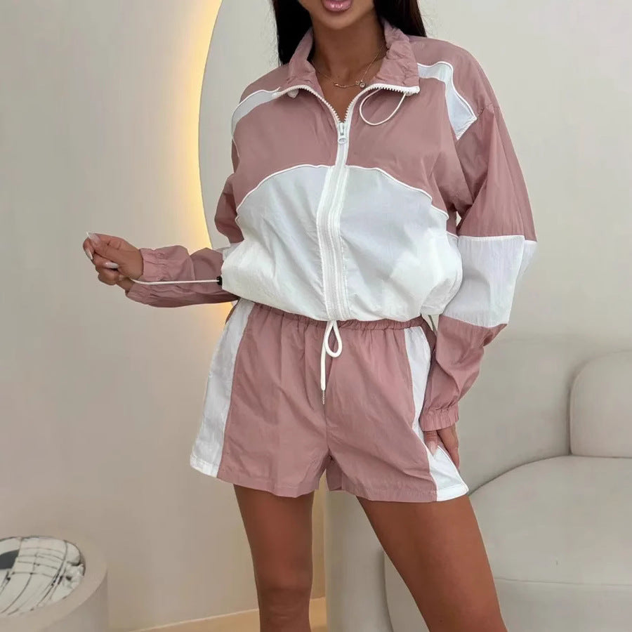 Damen sportlicher Zweiteiler mit winddichter Jacke und lässigen Shorts WW
