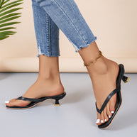 Damen Schulterfreie Sandalen mit trendigem Zehensteg und elegantem Blockabsatz WW