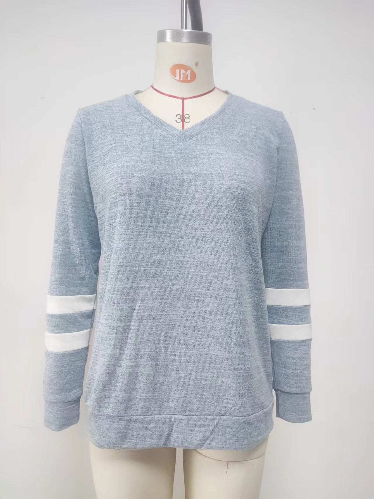 Damen Sportliches Langarmshirt mit V-Ausschnitt und Streifen-Details WW