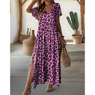 Damen Maxikleid im trendigen Animal-Print mit modernem V-Ausschnitt und seitlichen Schlitzen WW