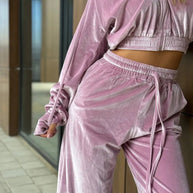 Damen sportlicher Velours Jogginganzug mit lässiger Kapuze und praktischen Taschen WW