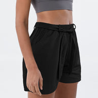 Damen Sportliche Shorts mit hohem Taillenbund und dekorativem Bindegürtel WW