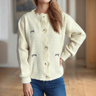 Damen Strickjacke mit verspieltem Knopf-Detail und schöner Struktur WW