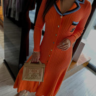Damen Strickkleid mit eleganter Knopfleiste und Hemdkragen WW
