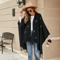 Damen Eleganter Poncho mit floralem Stickmuster und fransigen Kanten WW
