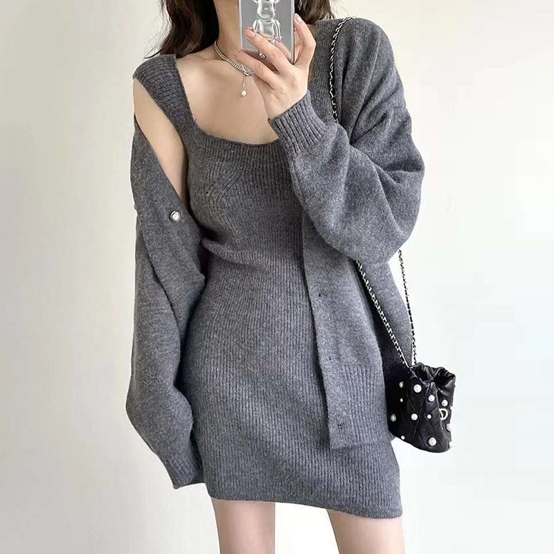 Damen Strickkleid mit feinem Rippenmuster und asymmetrischem Schnitt WW