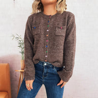 Damen Strickjacke mit bunten Knopfdetails und praktischen Taschen WW