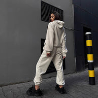 Damen sportliches Freizeit-Set mit oversized Hoodie und lässigen Jogginghosen WW