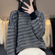 Damen Strickpullover mit modernem Streifenmuster und bequemen Daumenlöchern WW