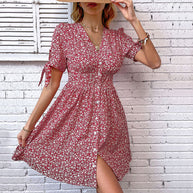 Damen Blusenkleid mit floralen Mustern und verspielten Rüschen WW