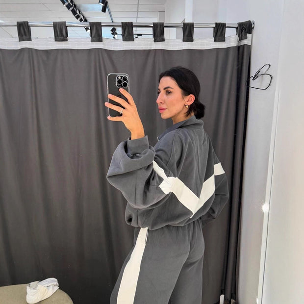 Damen Sportanzug mit kontrastierenden Einsätzen WW