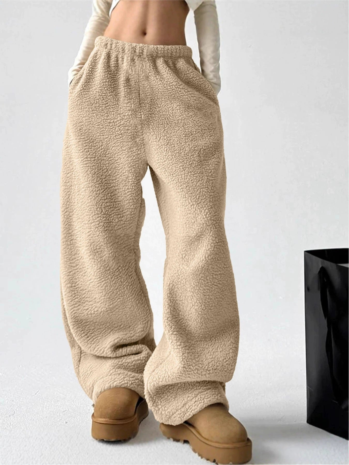 Damen bequeme Fleece-Hose mit weitem Schnitt und elastischem Bund WW