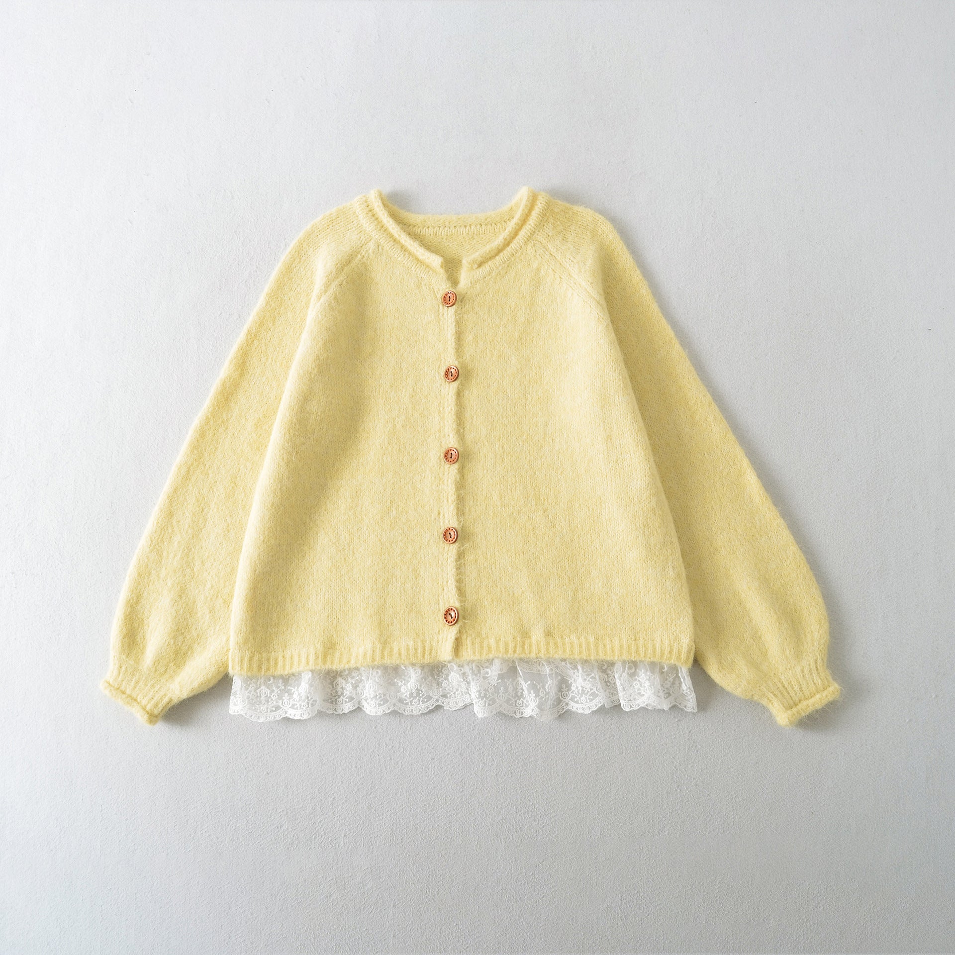 Damen Strickjacke mit elegante Spitzenverzierung WW