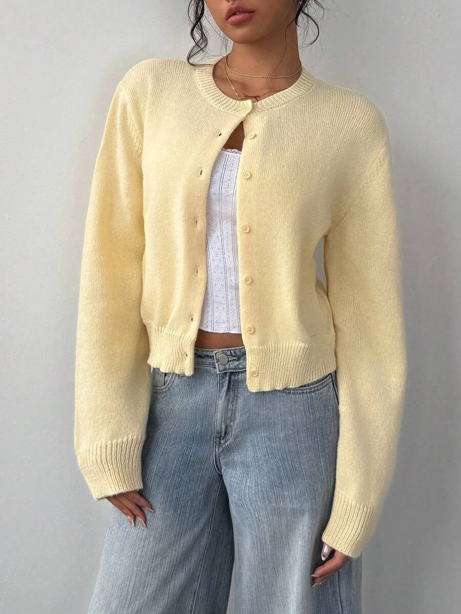 Damen Strickjacke mit Rundhalsausschnitt und Knopfleiste WW