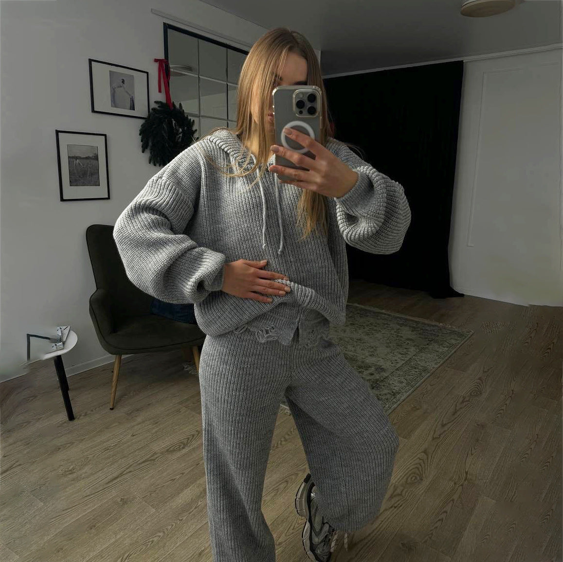 Damen Strickanzug mit lässigem Schnitt und modernem Hoody WW