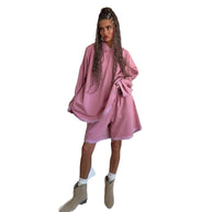 Damen sportlicher Oversized Hoodie mit fransigen Details und Shorts-Set WW