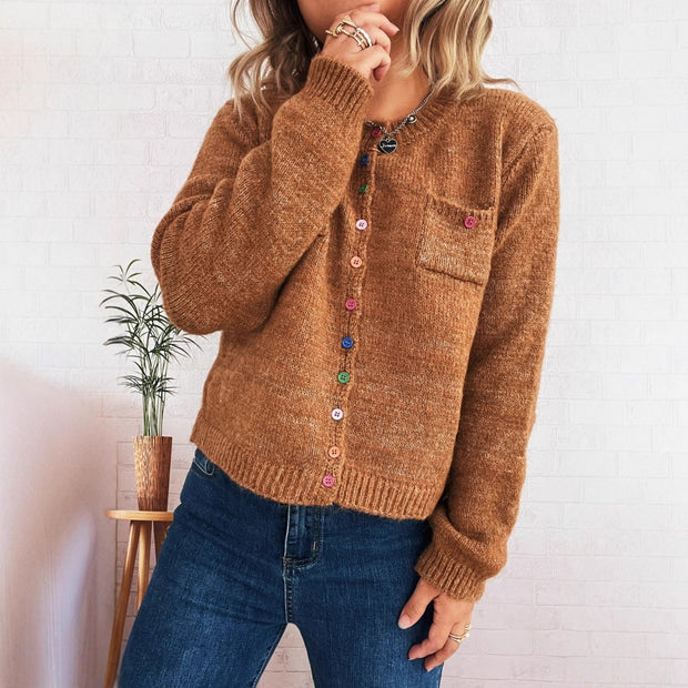 Damen Strickjacke mit bunten Knopfdetails und praktischen Taschen WW